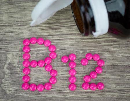 维生素B12缺乏症的原因、症状及诊断