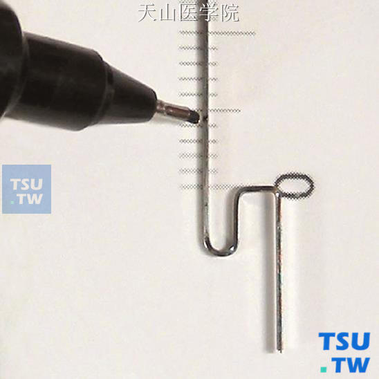 在距离第一个垂直臂4mm处作标记