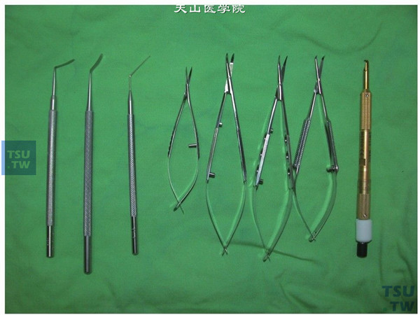 需要使用特殊的手术器械，包括带刻度钻石刀、板层分离器、基质环钻等（图9）